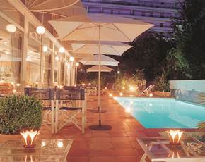 Swimming pool Hotel Amarante Cannes